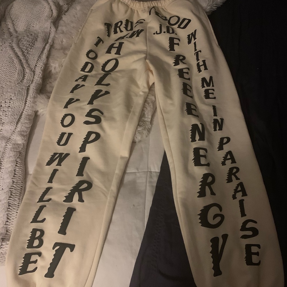 YEEZY inspired sweatpants never worn!!